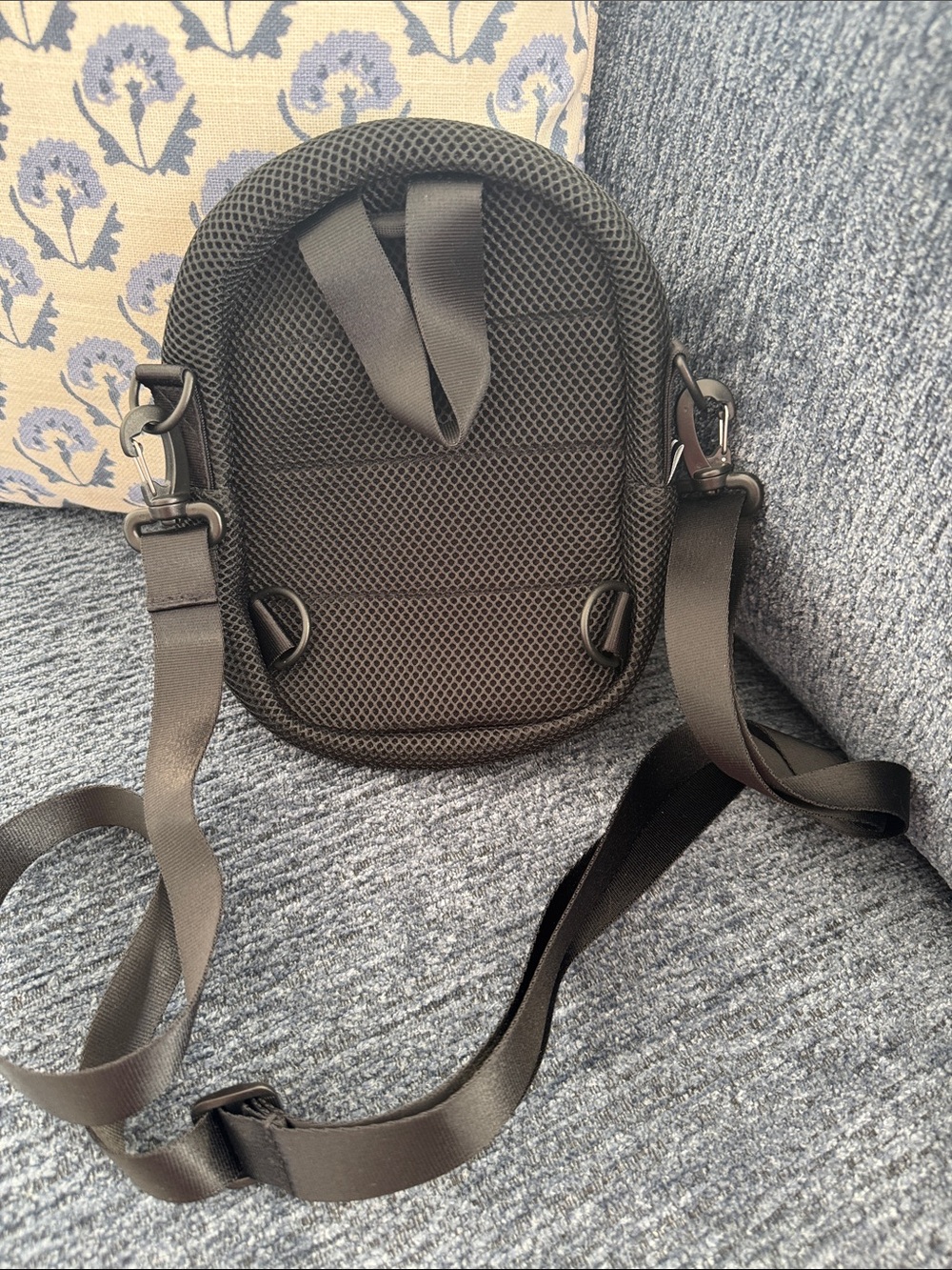 adidas Small Black Mesh Crossbody Bag - Picture 5 of 5